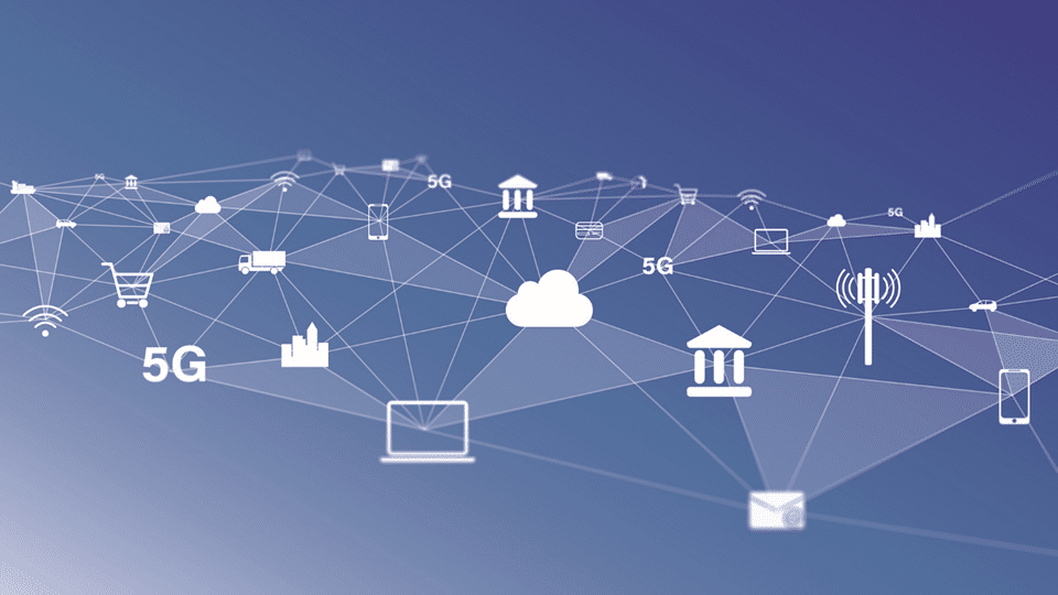 Réseau abstrait avec symboles 5G, cloud, ordinateur portable et autres icônes technologiques connectées par des lignes sur un fond de dégradé bleu.