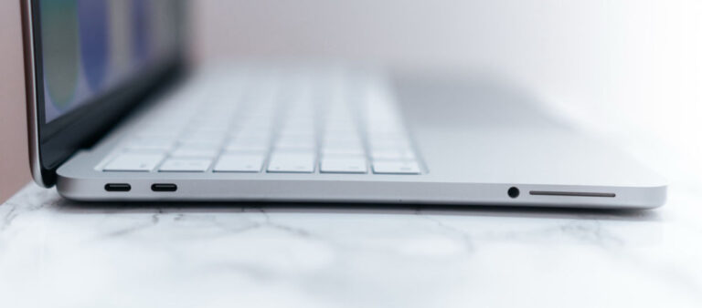 Le MacBook Neo a choqué l&rsquo;industrie. Intel et AMD préparent peut-être une réponse