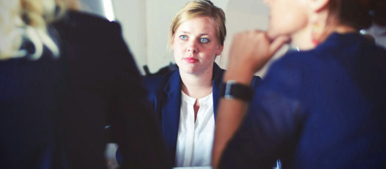 Vérifiez ceci avant d&rsquo;envoyer votre CV : les fausses annonces en pratique