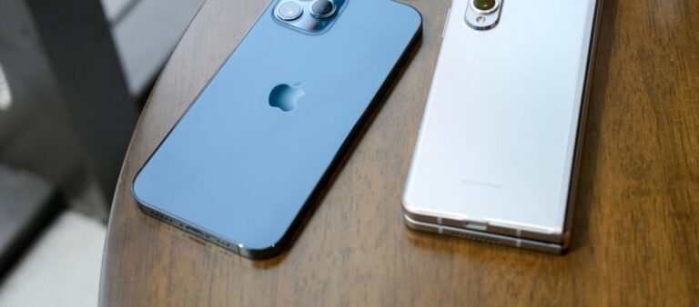 Comment transférer des données vers un nouveau téléphone en 2026 : les méthodes les plus simples et les pièges