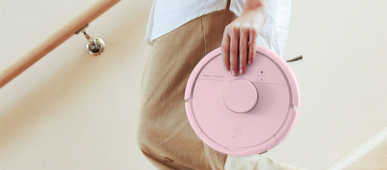 Il n’y a jamais eu de Roomba comme celui-ci auparavant. Fini le noir monotone