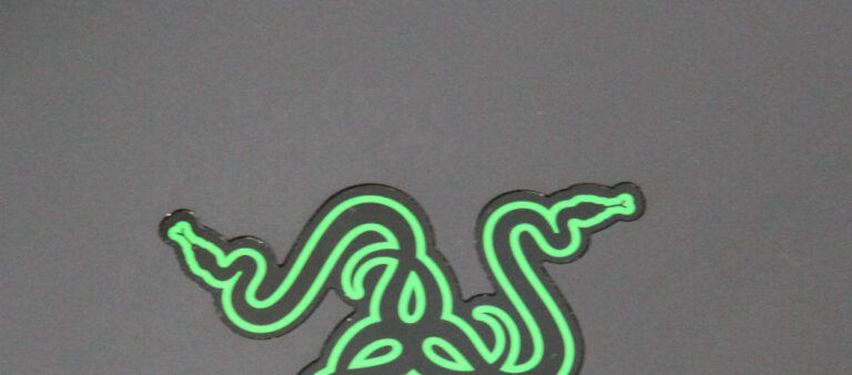 Test du Razer Blade 18 (2026). Un ordinateur inclus dans le prix d&rsquo;une voiture