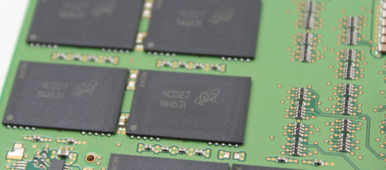 Les prix des SSD en baisse. Les ordinateurs portables et les smartphones seront bientôt moins chers
