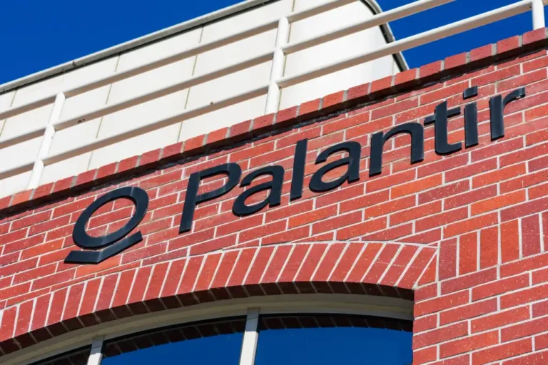 Palantir Foundry vs Snowflake : le point de vue honnête d&rsquo;un ingénieur de données