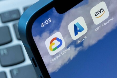 Icônes représentant Google Cloud, Azure, AWS sur un téléphone