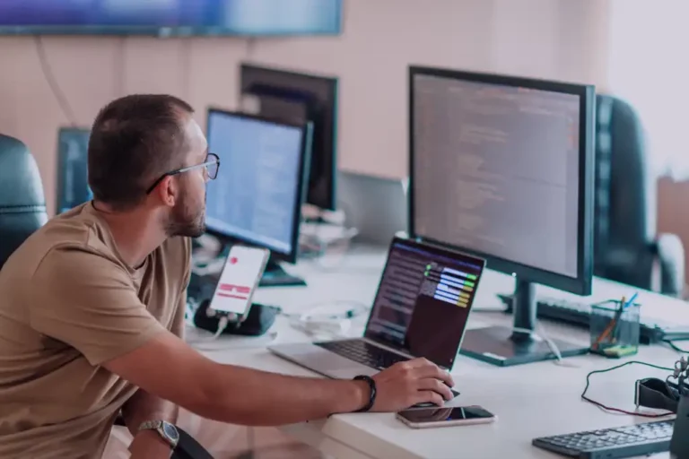 Starfleet fera voler les applications Postgres AI du prototype à la production, déclare pgEdge