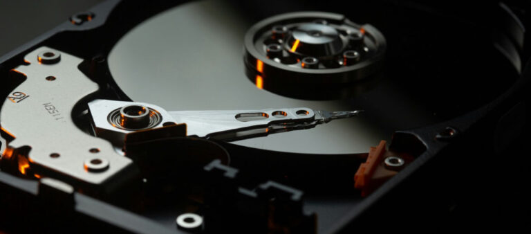 Pourquoi le disque dur est C et pas A ? Nous expliquons le mystère