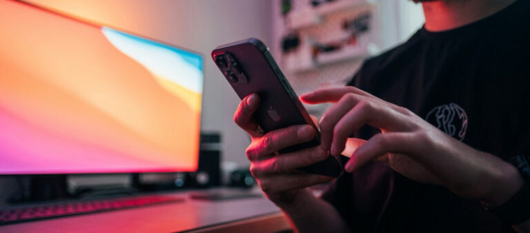 Scientifique : Une astuce simple réduira considérablement votre temps passé sur votre téléphone