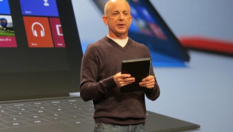 Sinofsky de Microsoft a vu l&rsquo;échec de Surface arriver – puis a demandé à Epstein des conseils sur la sortie